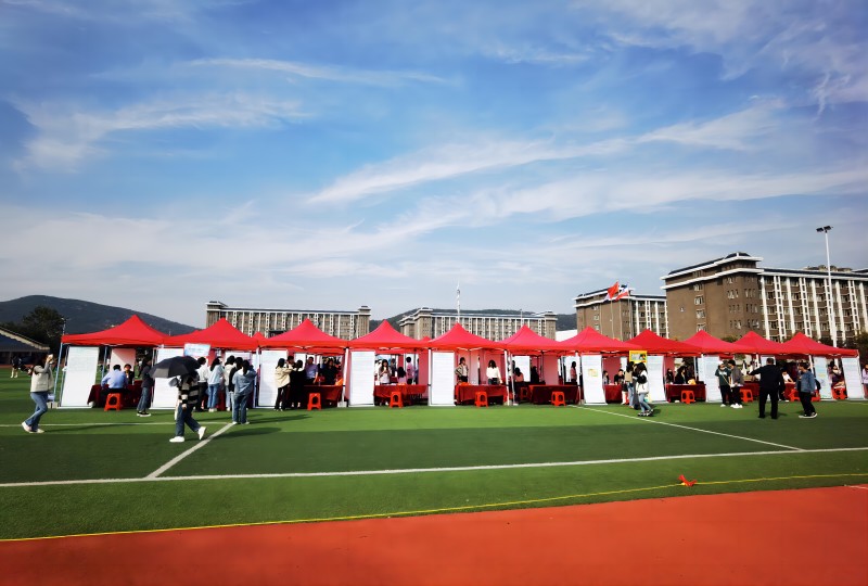 蚌埠隆华压铸机有限公司参加蚌埠工商学院举办的校园招聘活动
